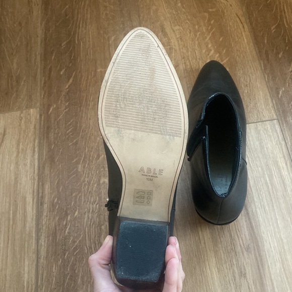 Able black leather pointed toe boots booties size 10 - Picture 7 of 8